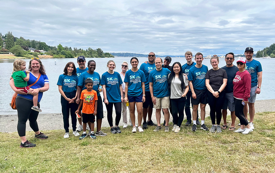 A group photo of people who are participating in a 5k race