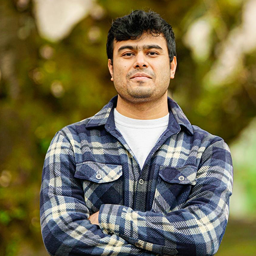 Headshot of Shahzaib Khan